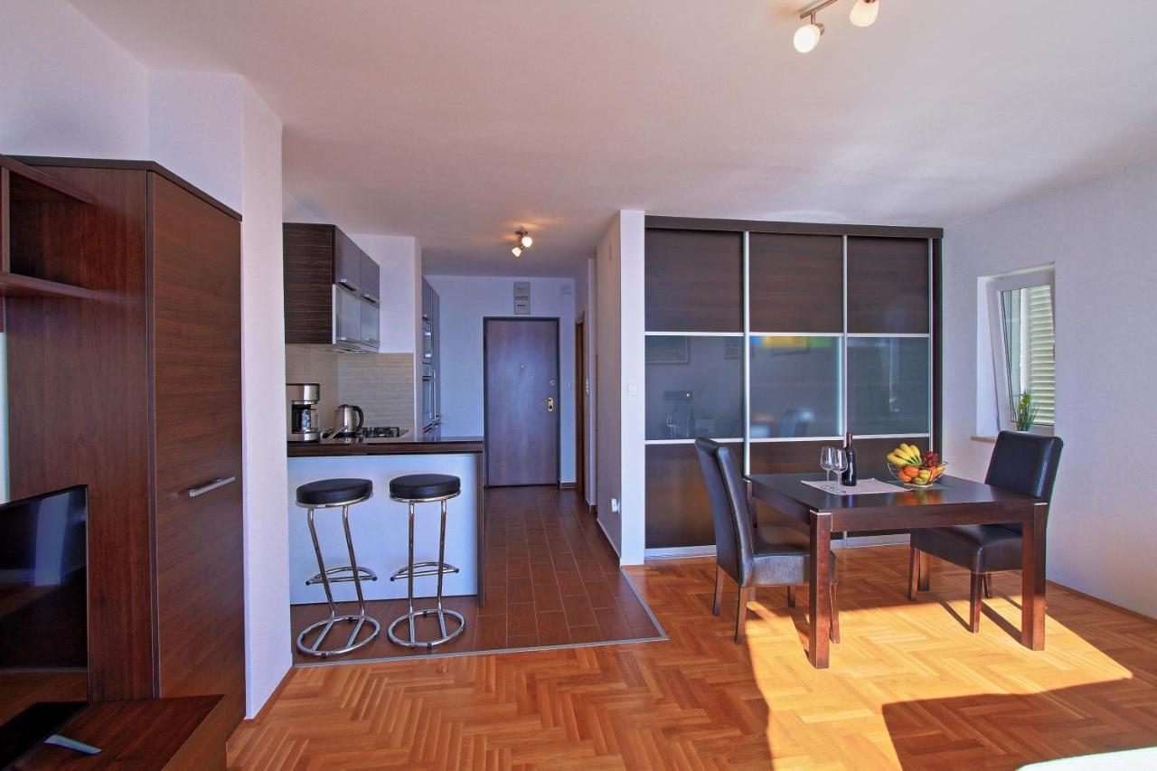 Studio Apartman Luka 센 외부 사진