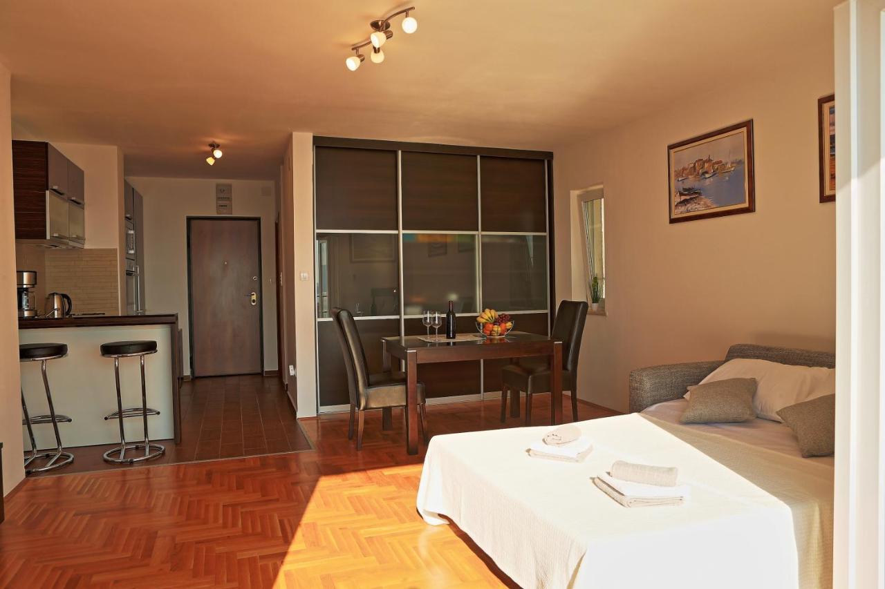Studio Apartman Luka 센 외부 사진